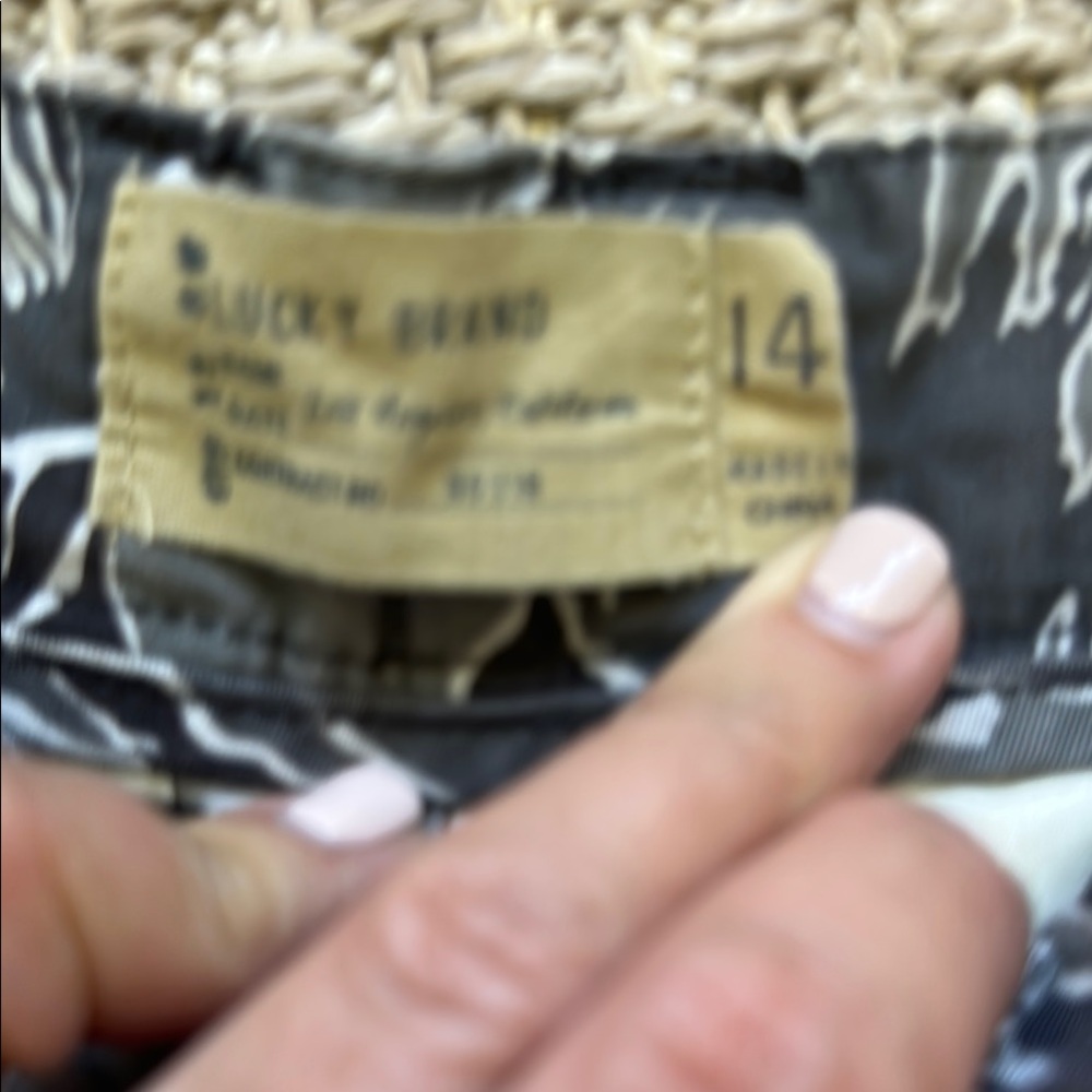 Stylish Gray Camouflage Men's Shorts - Picture 2 of 3